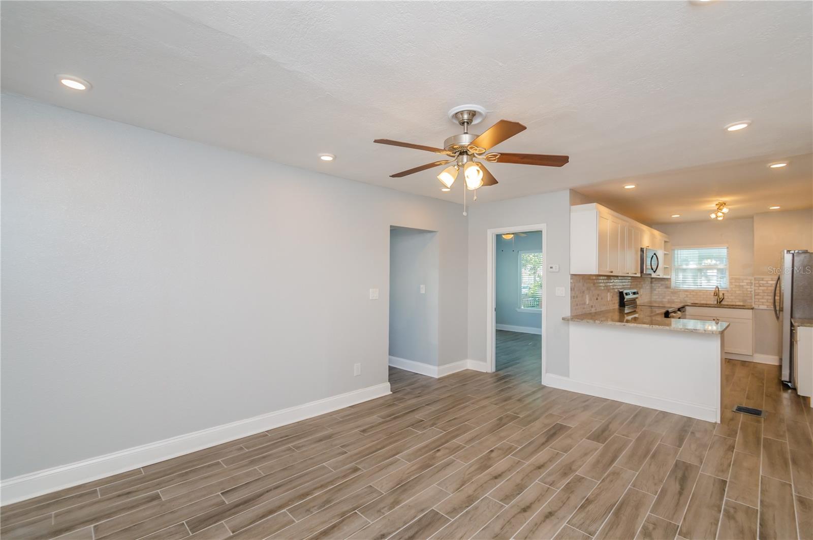 ST PETERSBURG INVESTMENT CO SUB - Residential Lease