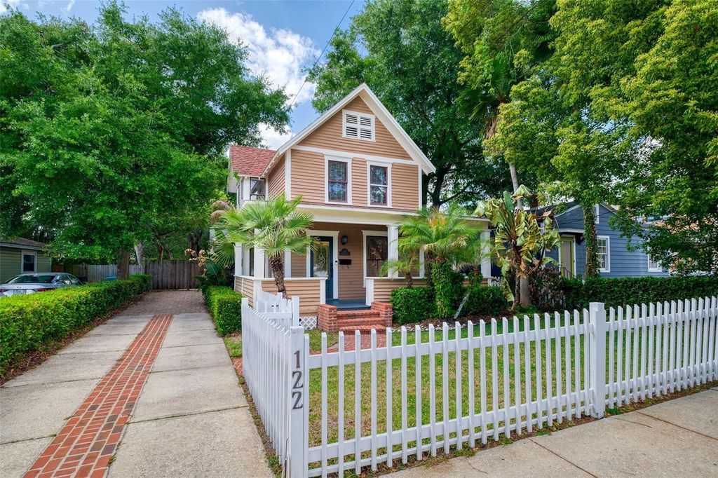 Photo of 122 N Hyer Avenue, Orlando, FL 32801 (MLS # O6398609)