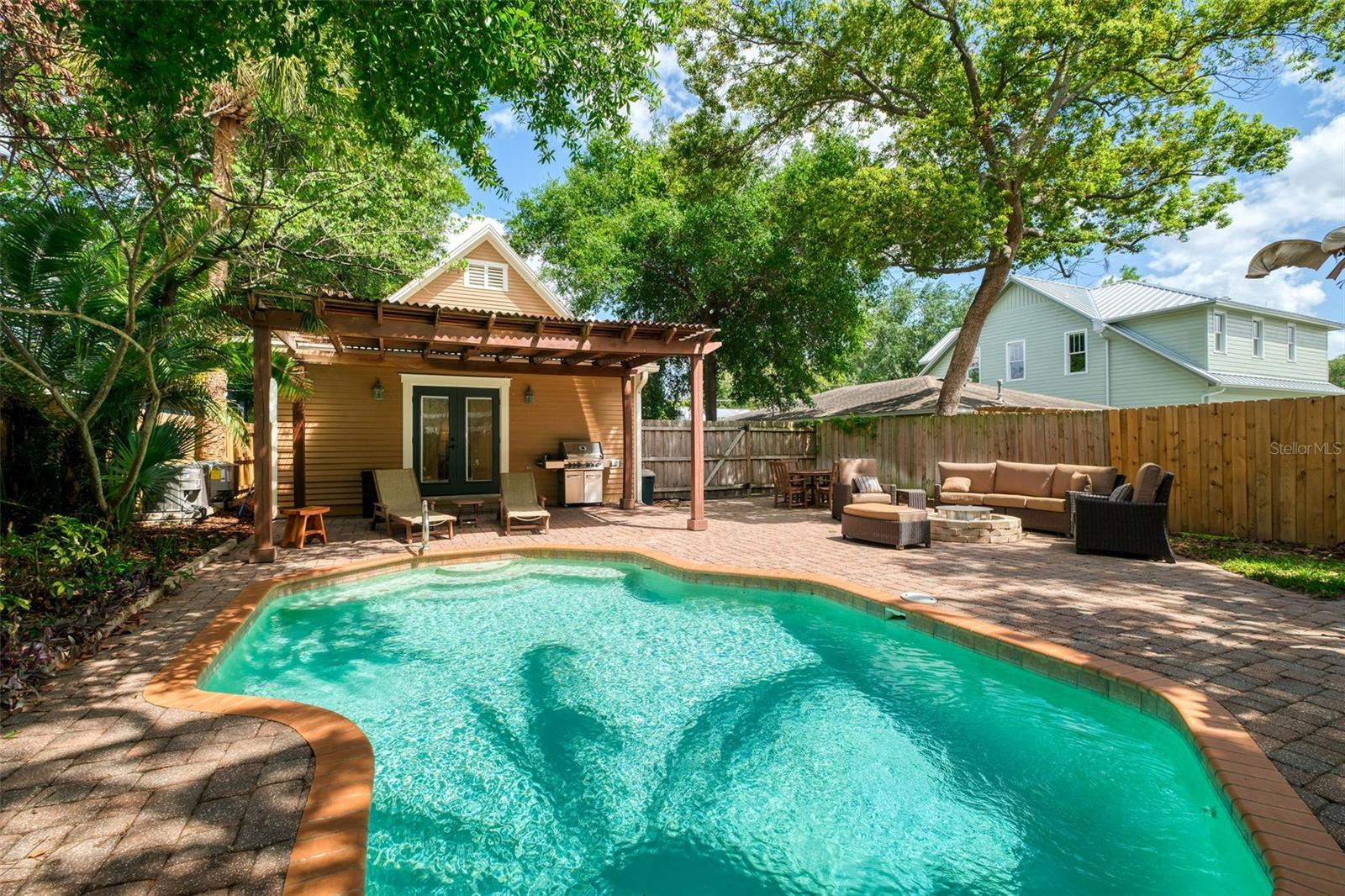 EDGEWATER TERRACE - Residential