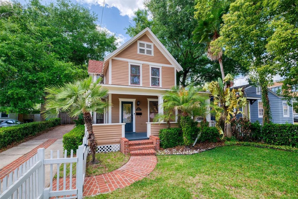 Photo of 122 N Hyer Avenue, Orlando, FL 32801 (MLS # O6398609)