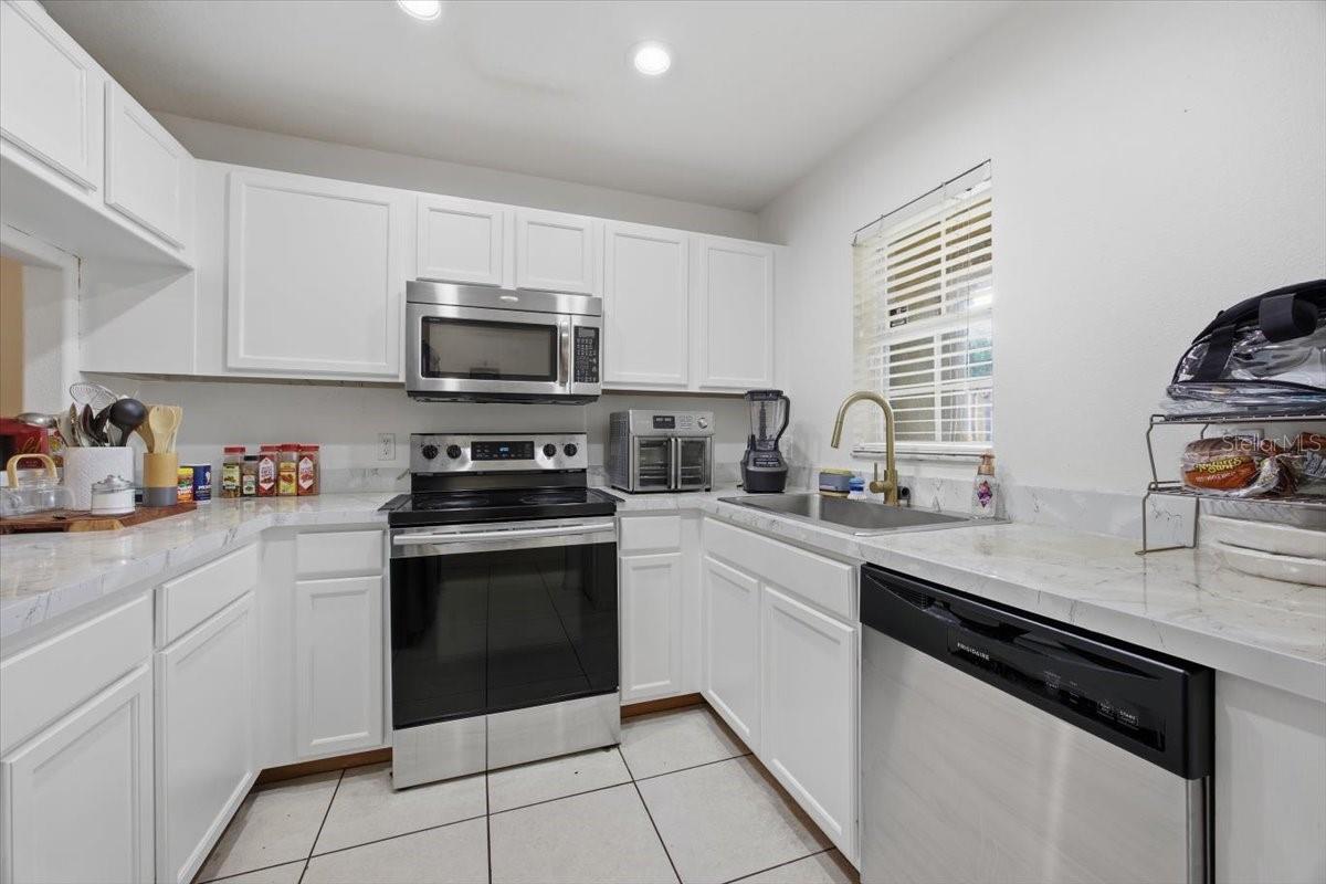 COBBLESTONE LANDING TWNHMS CONDO - Residential