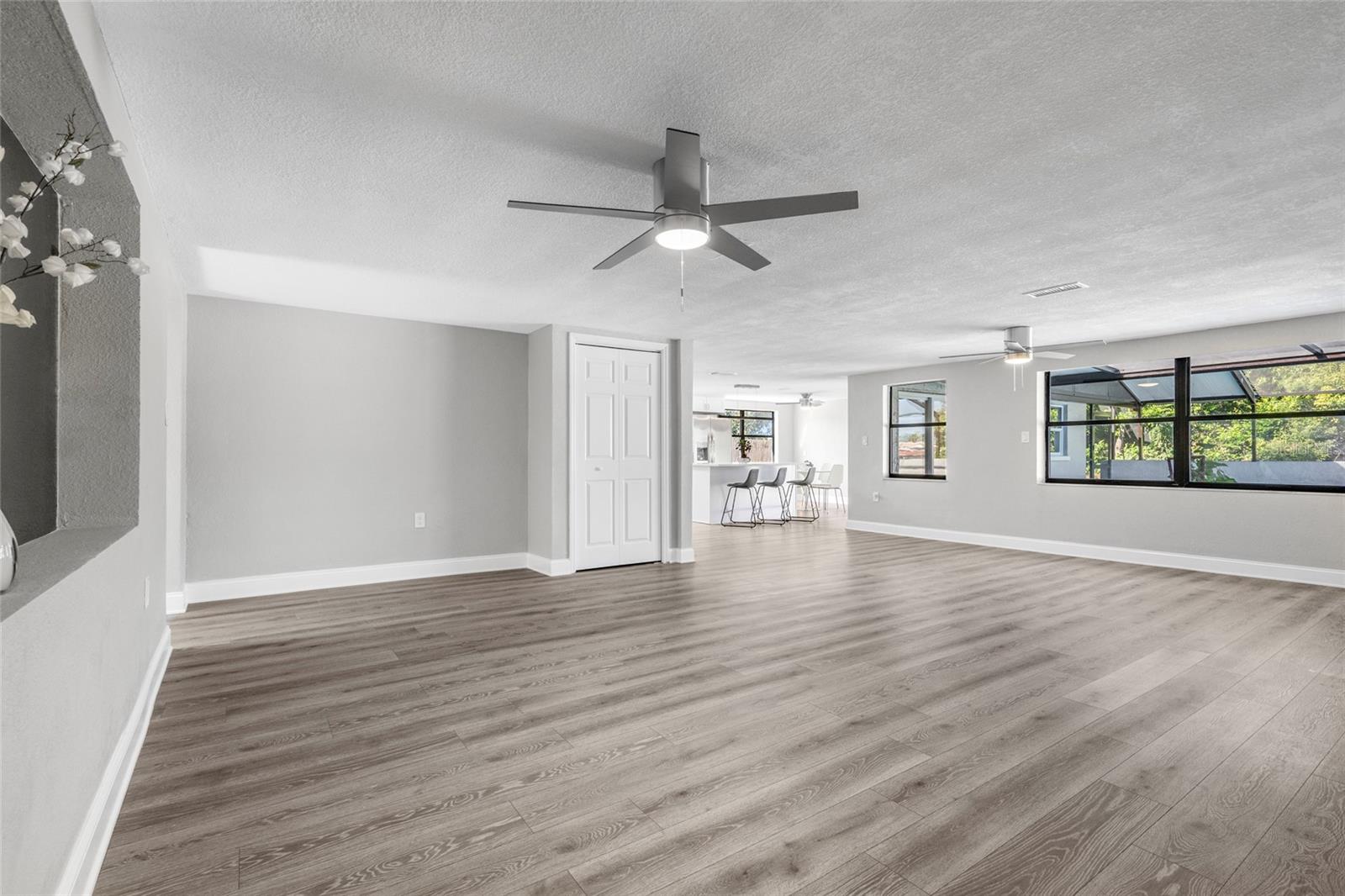 REGENCY PARK - Residential