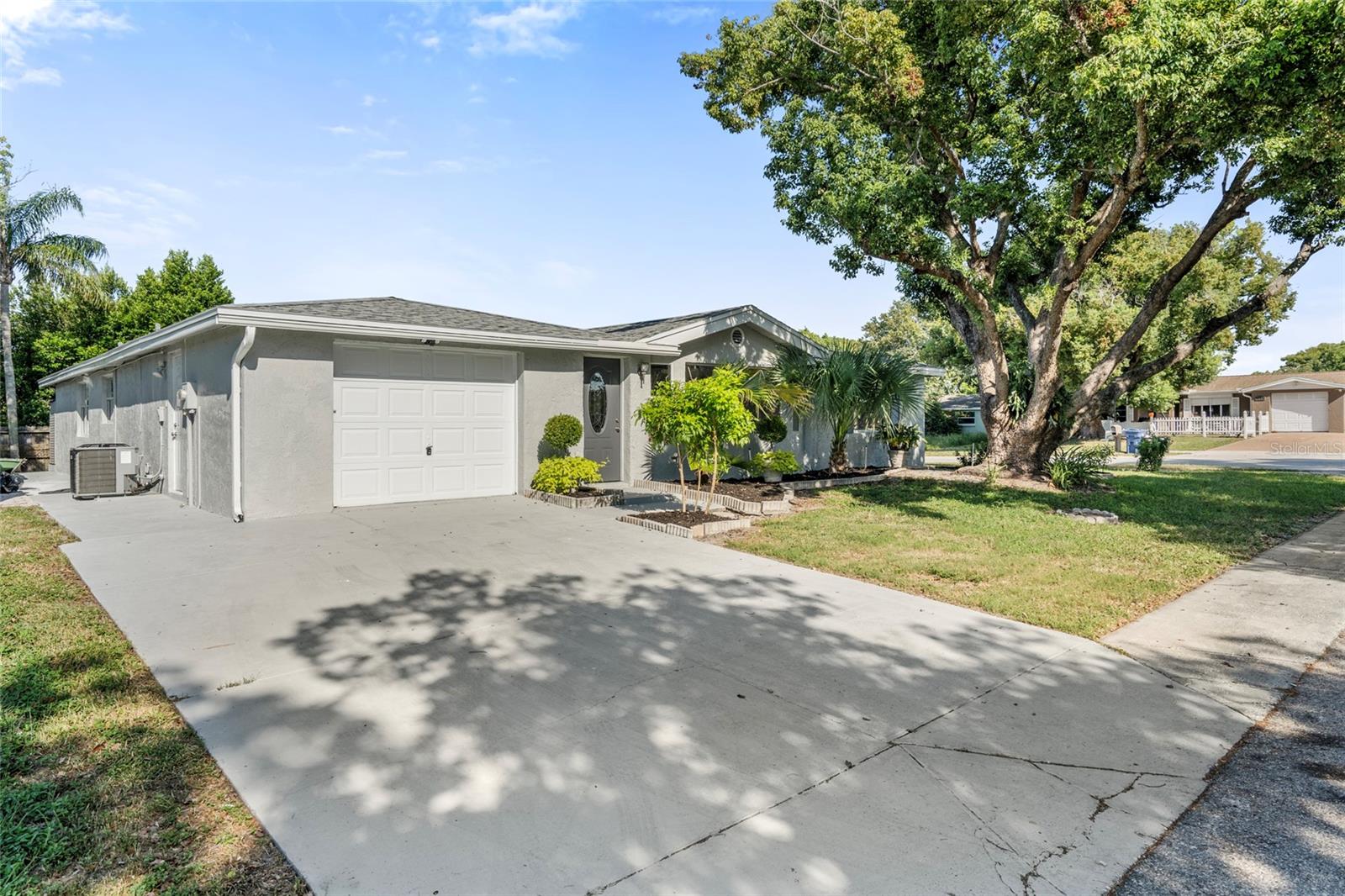 REGENCY PARK - Residential