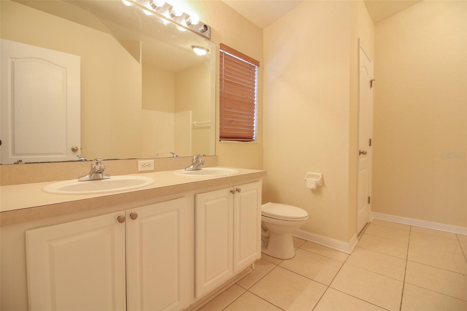 TURTLE ROCK - Residential Lease