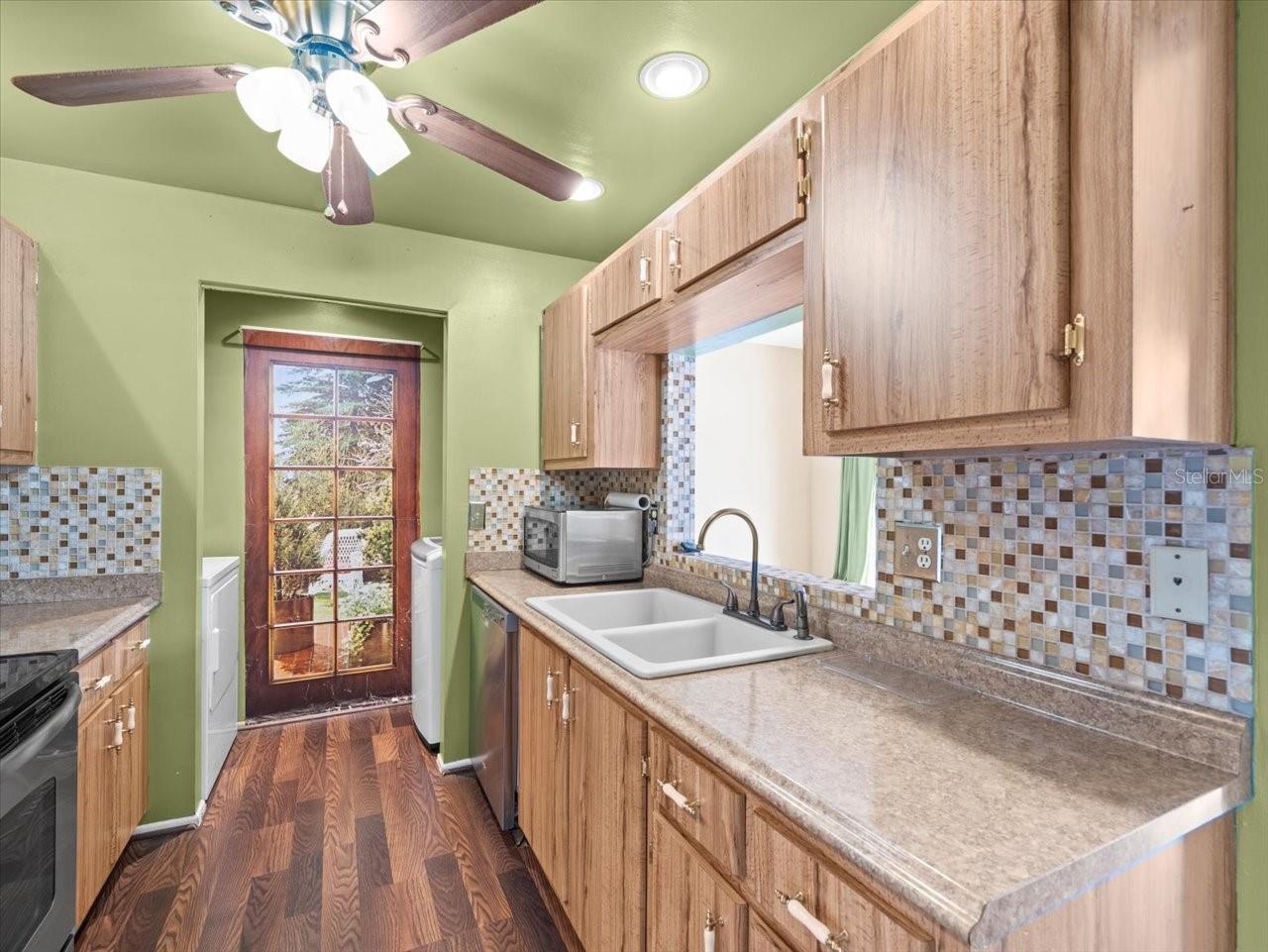 EASTWOOD SHORES 3 - Residential