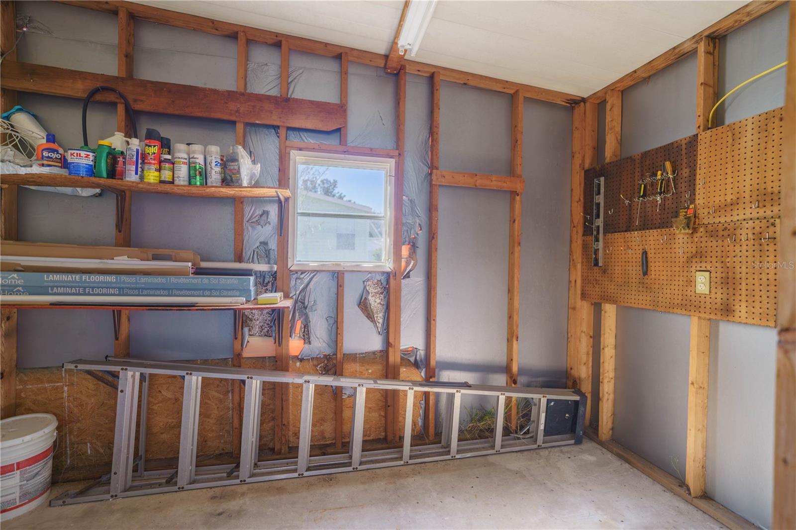 LADY LAKE ORANGE BLOSSOM GARDENS UNIT 15 - Residential