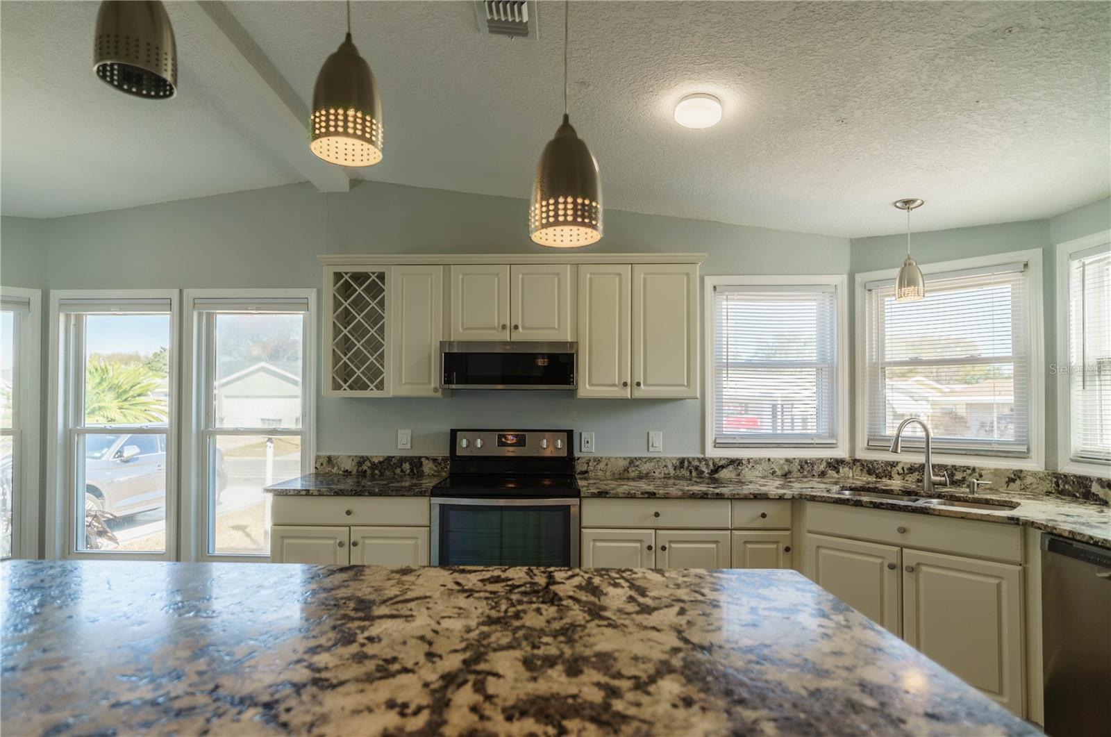 LADY LAKE ORANGE BLOSSOM GARDENS UNIT 15 - Residential