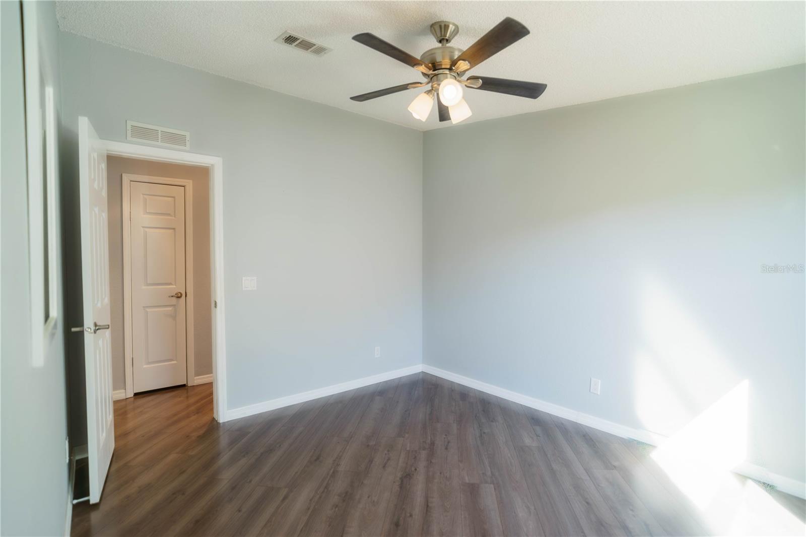 LADY LAKE ORANGE BLOSSOM GARDENS UNIT 15 - Residential