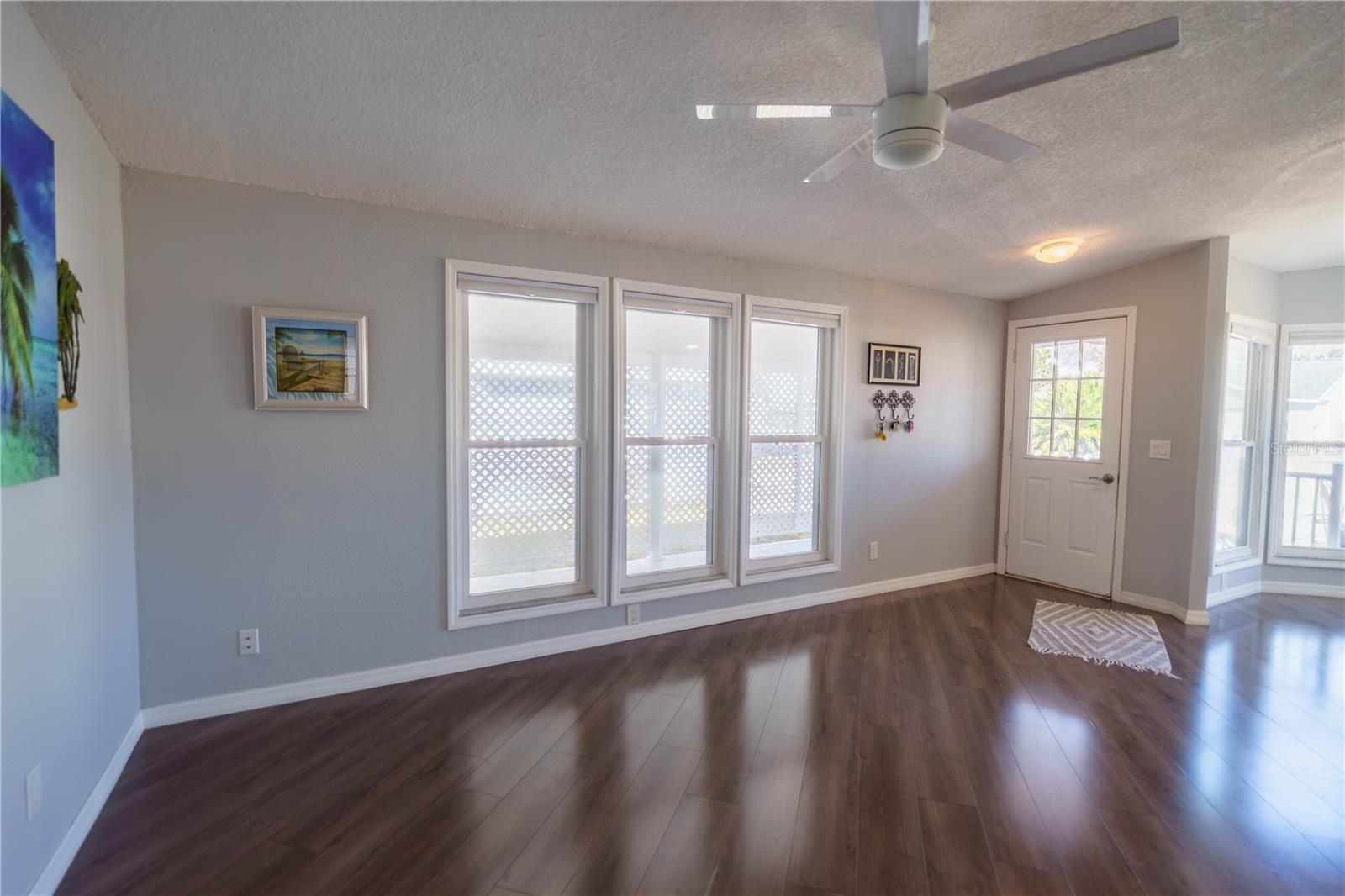 LADY LAKE ORANGE BLOSSOM GARDENS UNIT 15 - Residential