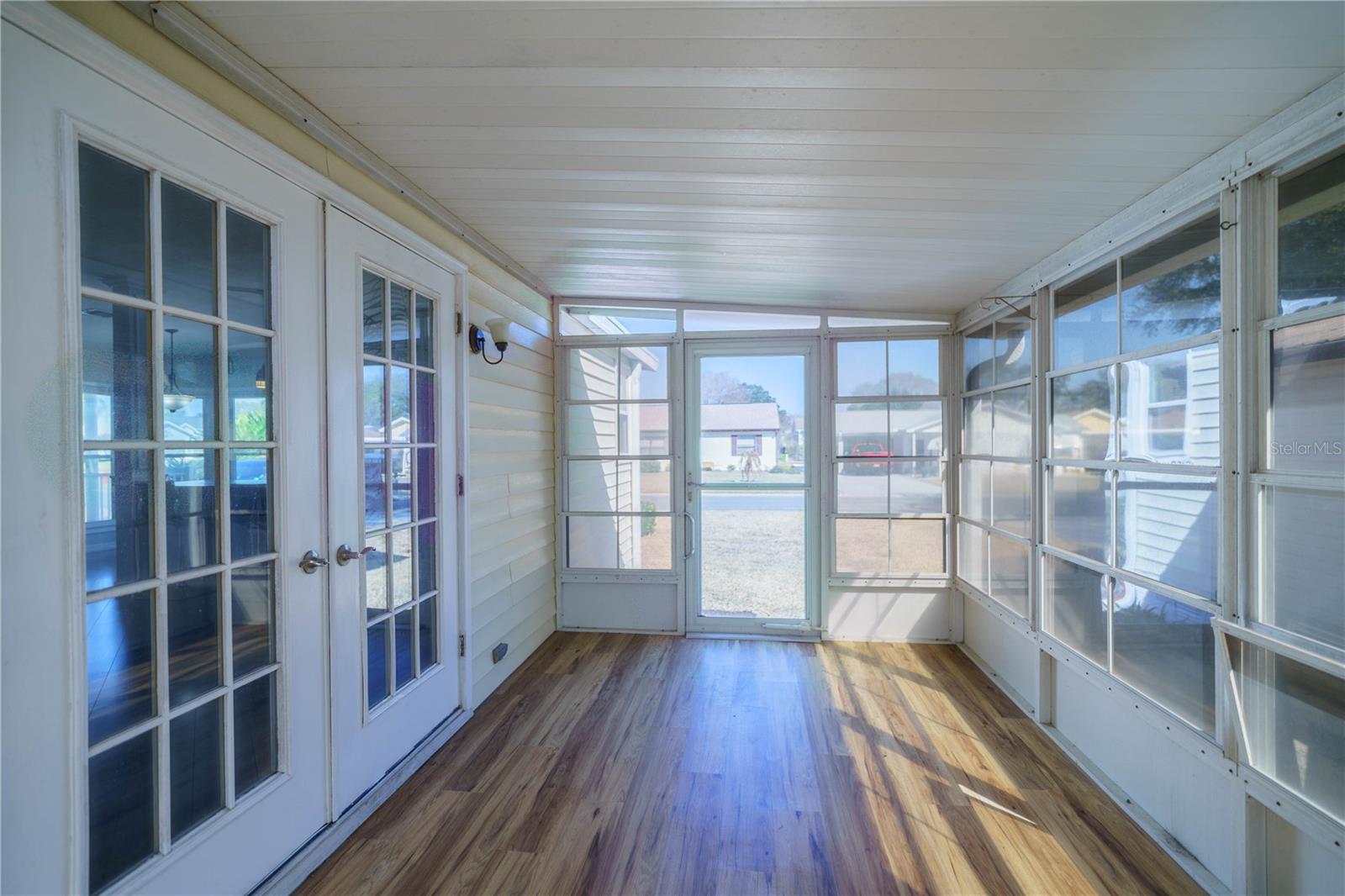 LADY LAKE ORANGE BLOSSOM GARDENS UNIT 15 - Residential