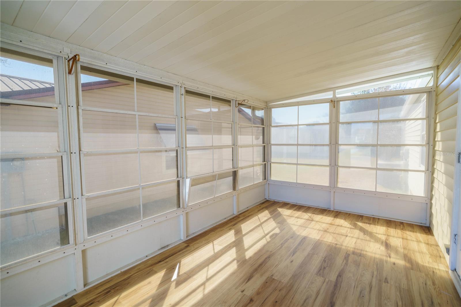 LADY LAKE ORANGE BLOSSOM GARDENS UNIT 15 - Residential