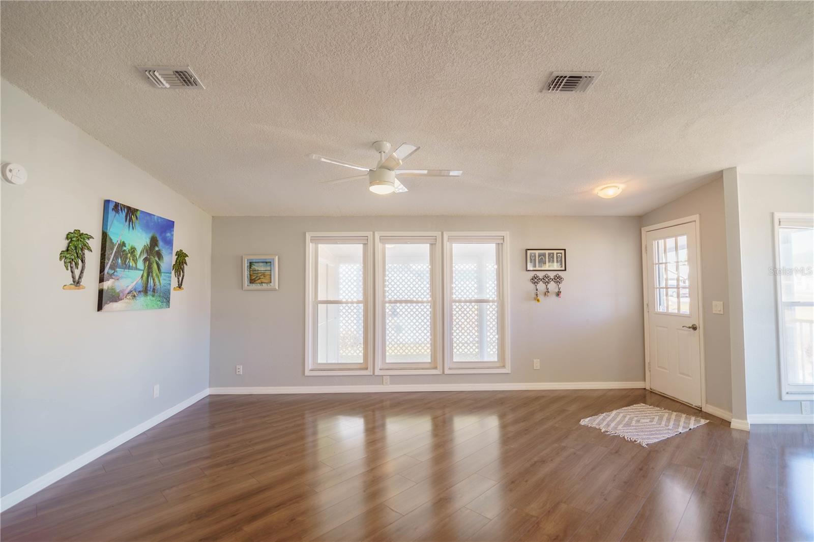 LADY LAKE ORANGE BLOSSOM GARDENS UNIT 15 - Residential