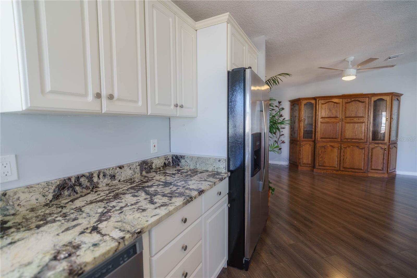 LADY LAKE ORANGE BLOSSOM GARDENS UNIT 15 - Residential