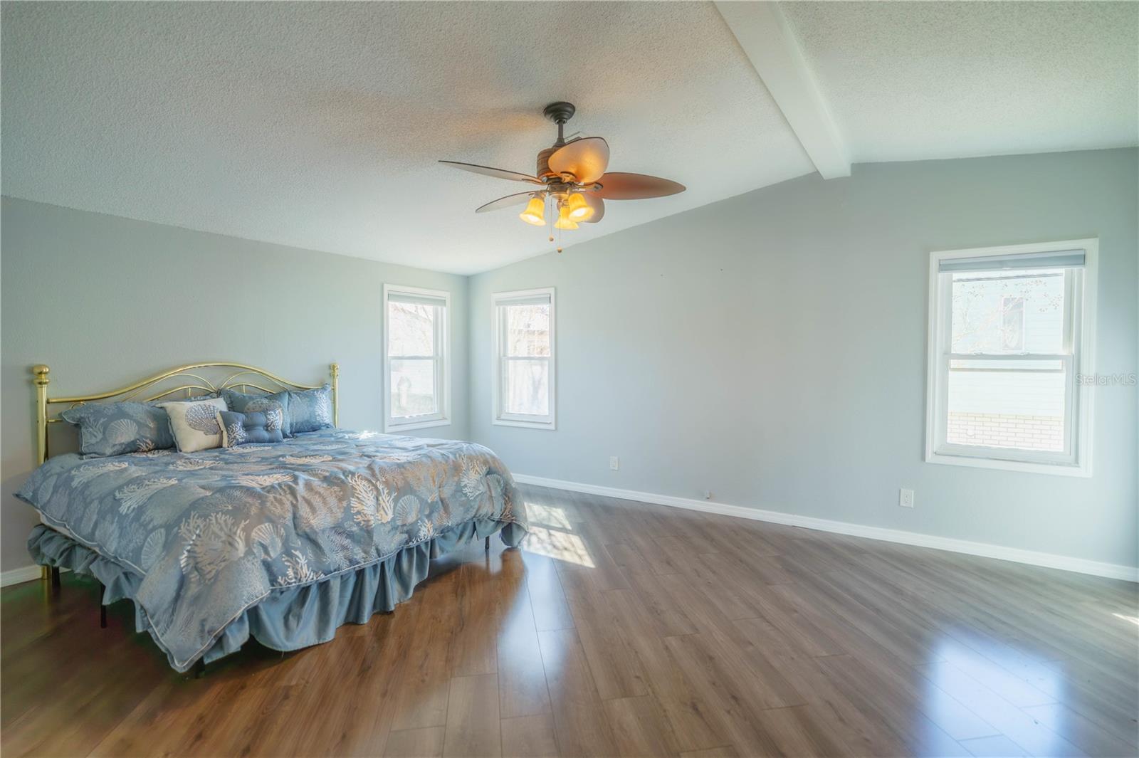 LADY LAKE ORANGE BLOSSOM GARDENS UNIT 15 - Residential