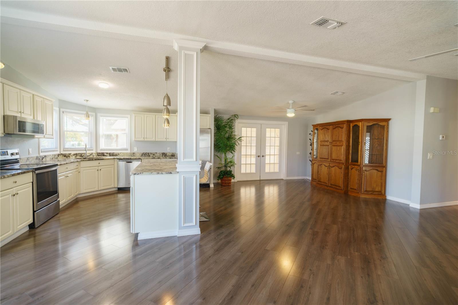 LADY LAKE ORANGE BLOSSOM GARDENS UNIT 15 - Residential