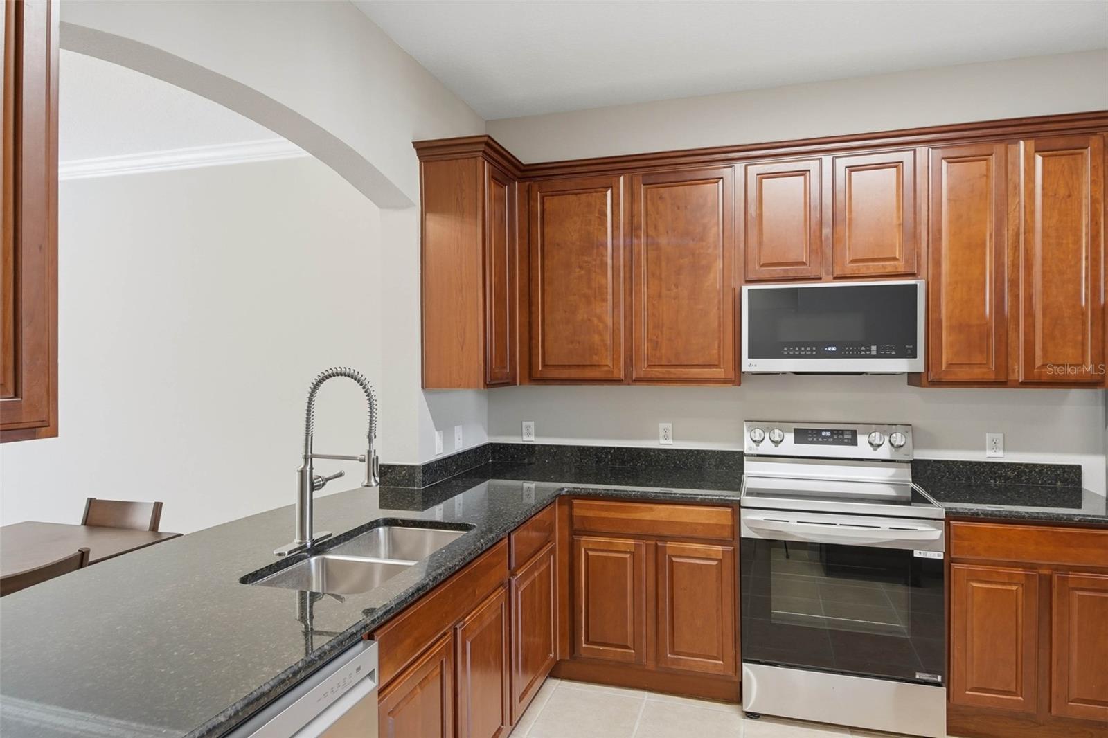 ARTISAN CLUB CONDO PH 4 - Residential