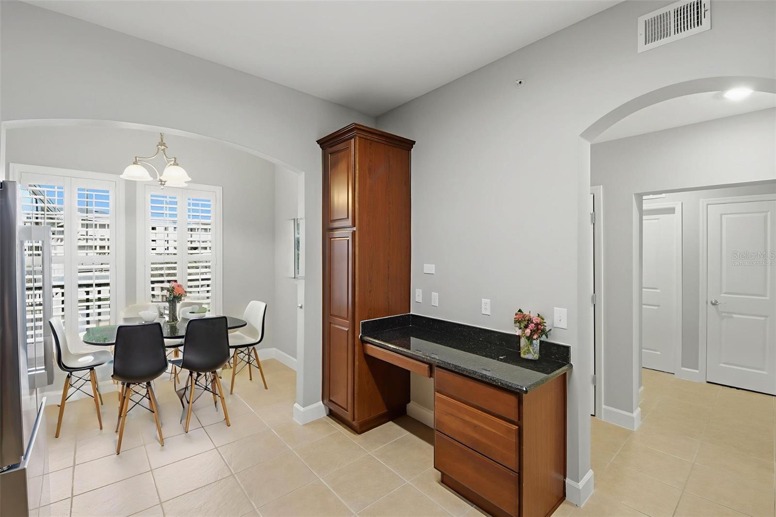 ARTISAN CLUB CONDO PH 4 - Residential