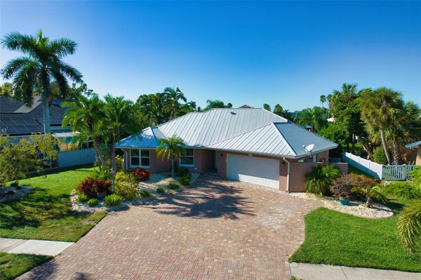 6604 BLACKFIN WAY, APOLLO BEACH, FL 33572 - Image cf195bb2fde8da950b8d4822a1679d8e/826688925