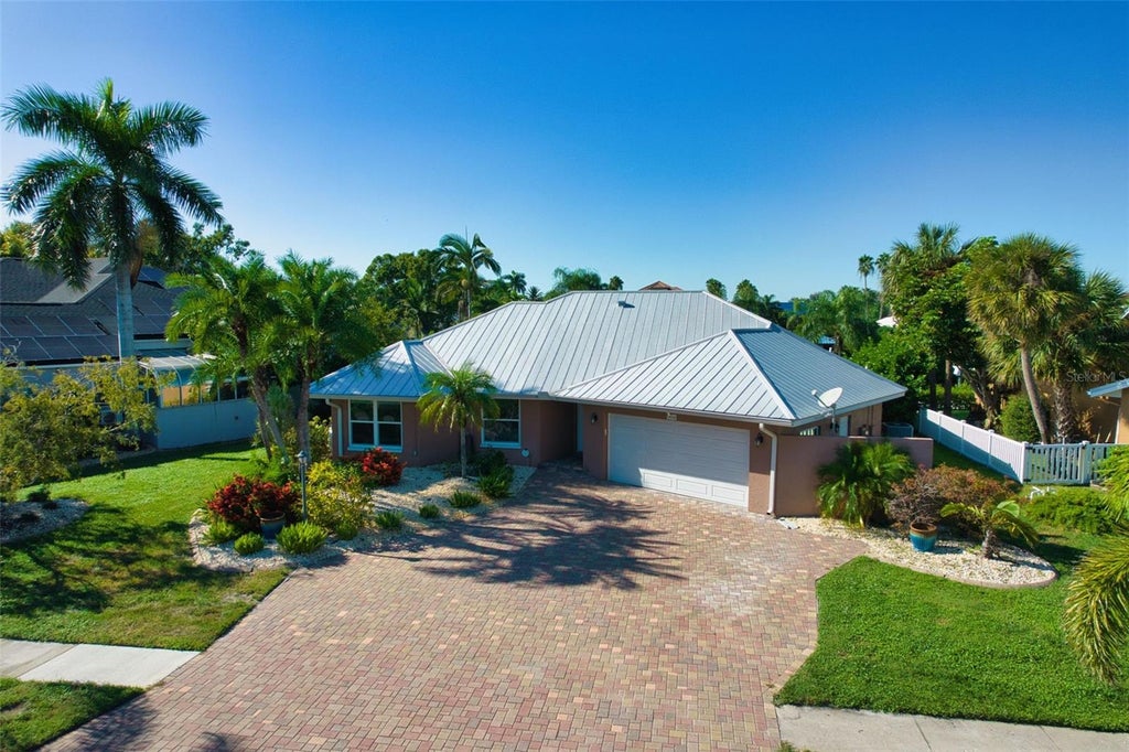 Photo of 6604 Blackfin Way, Apollo Beach, FL 33572 (MLS # TB8558137)