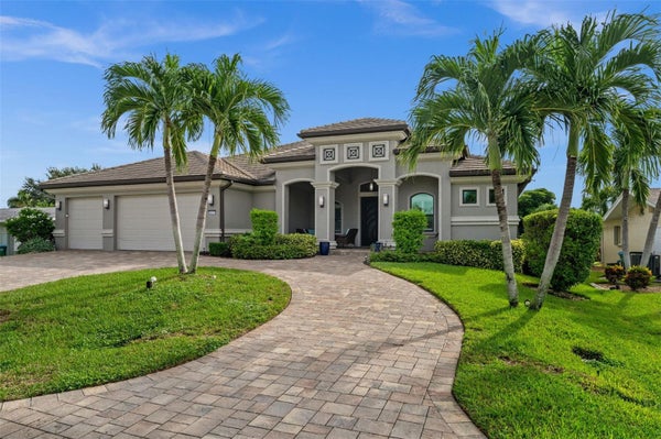 5337 CORTEZ CT, CAPE CORAL, FL 33904 - Image cf196ebbe2a199ee476d1f55eeaf2288/3149467491