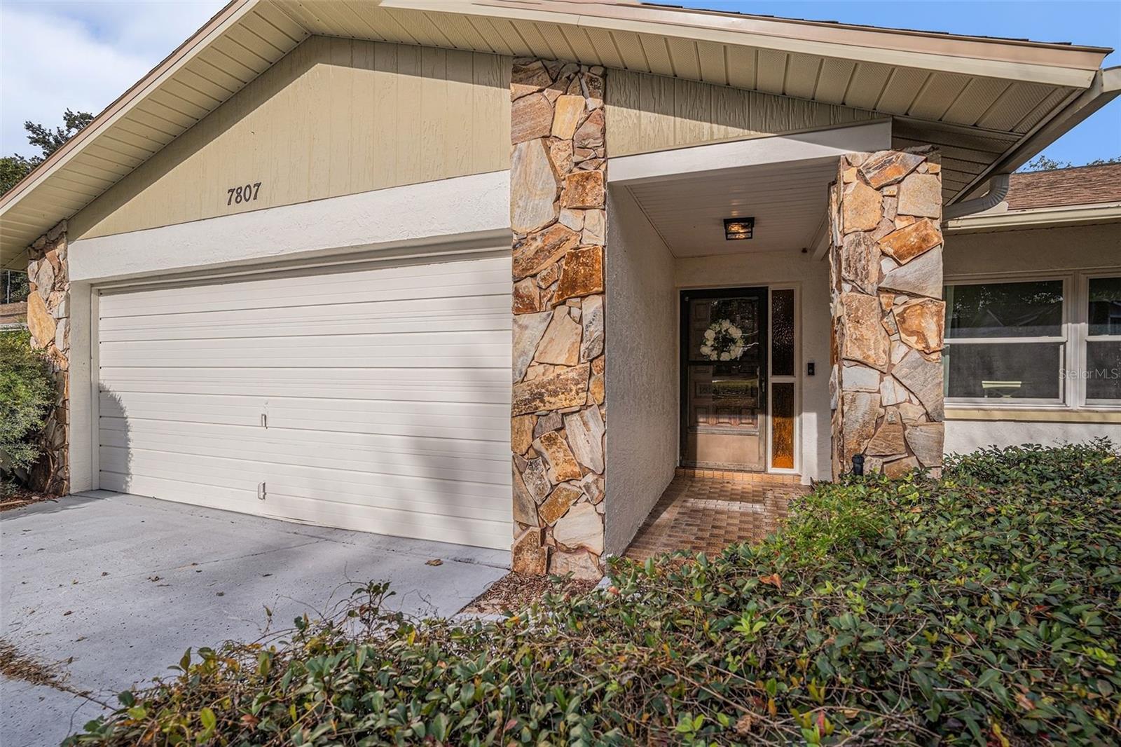 LAKESIDE WOODLANDS - Residential