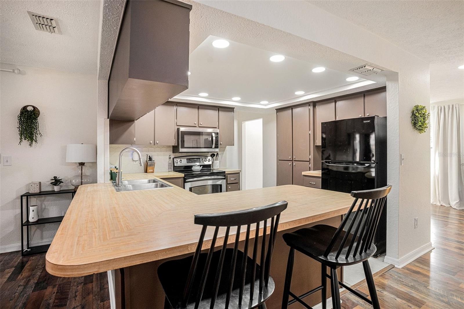 LAKESIDE WOODLANDS - Residential