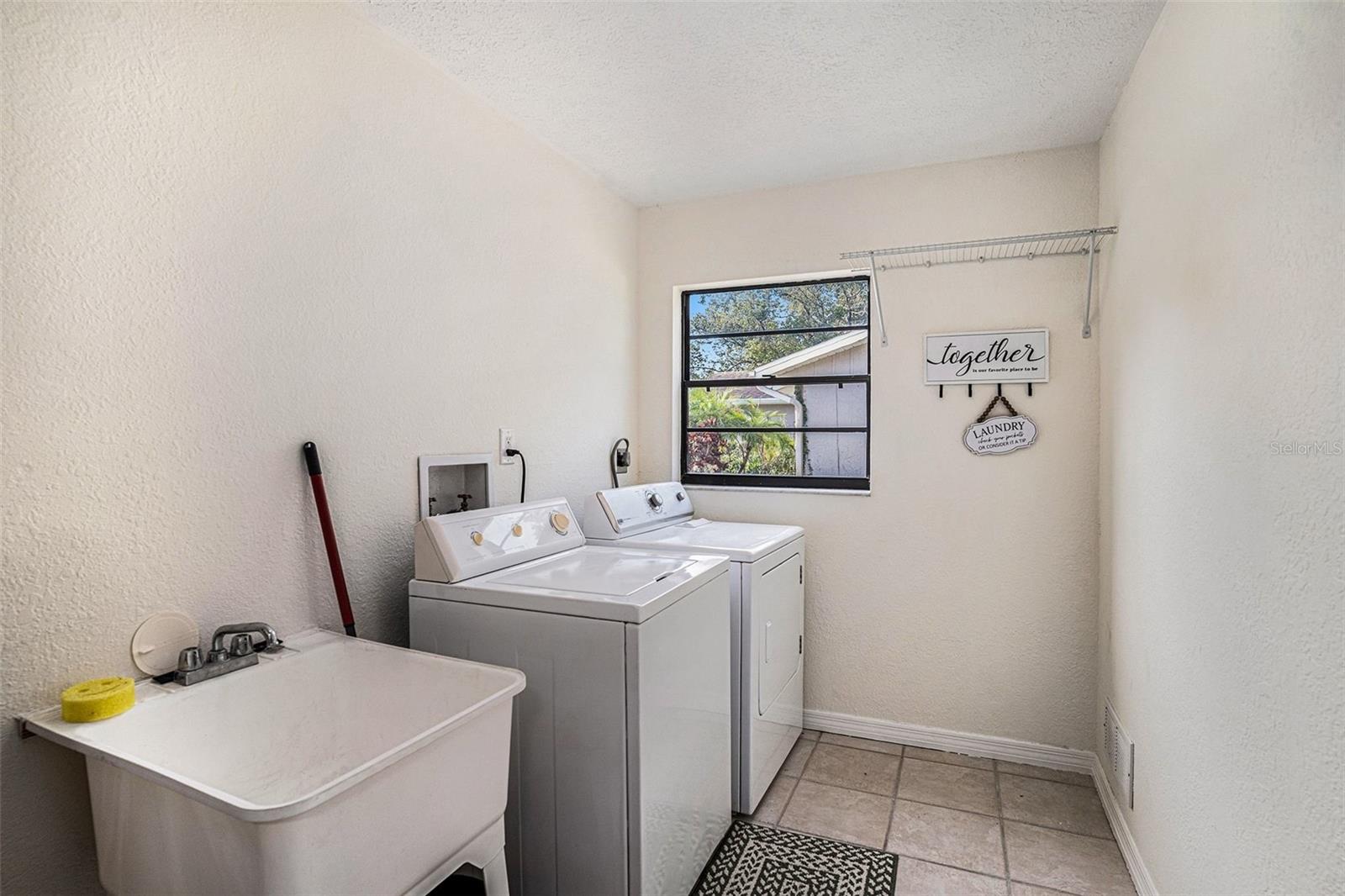 LAKESIDE WOODLANDS - Residential