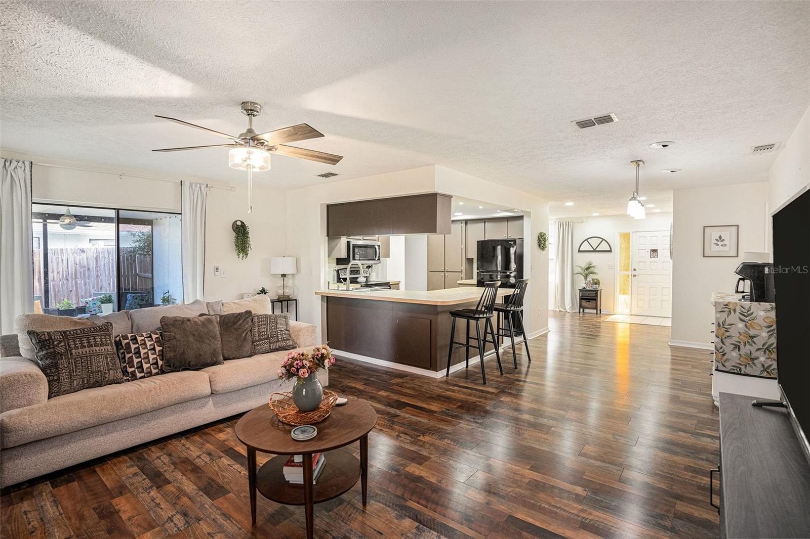 LAKESIDE WOODLANDS - Residential