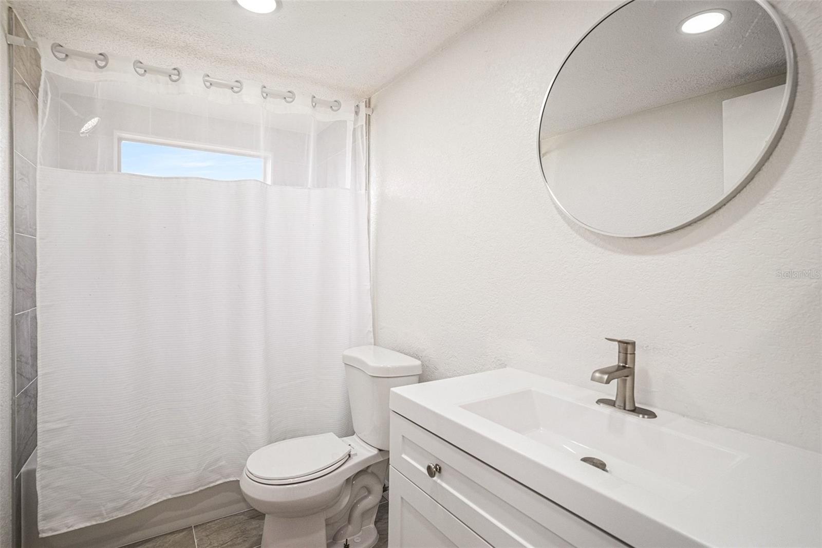 LAKESIDE WOODLANDS - Residential