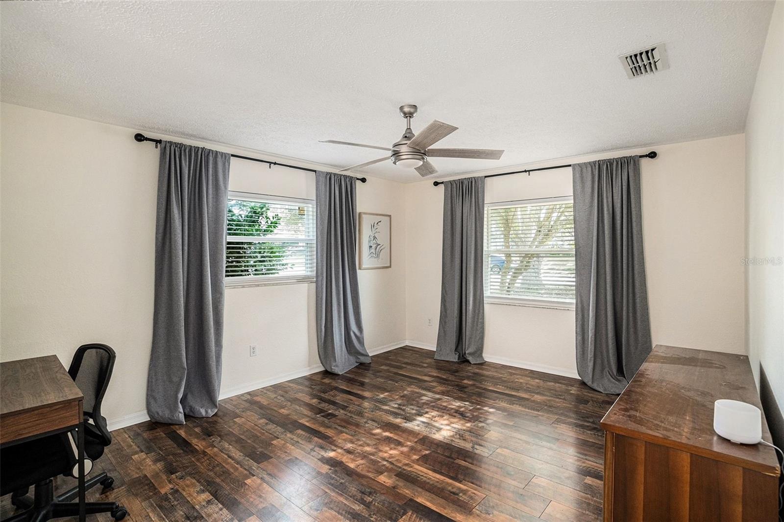 LAKESIDE WOODLANDS - Residential