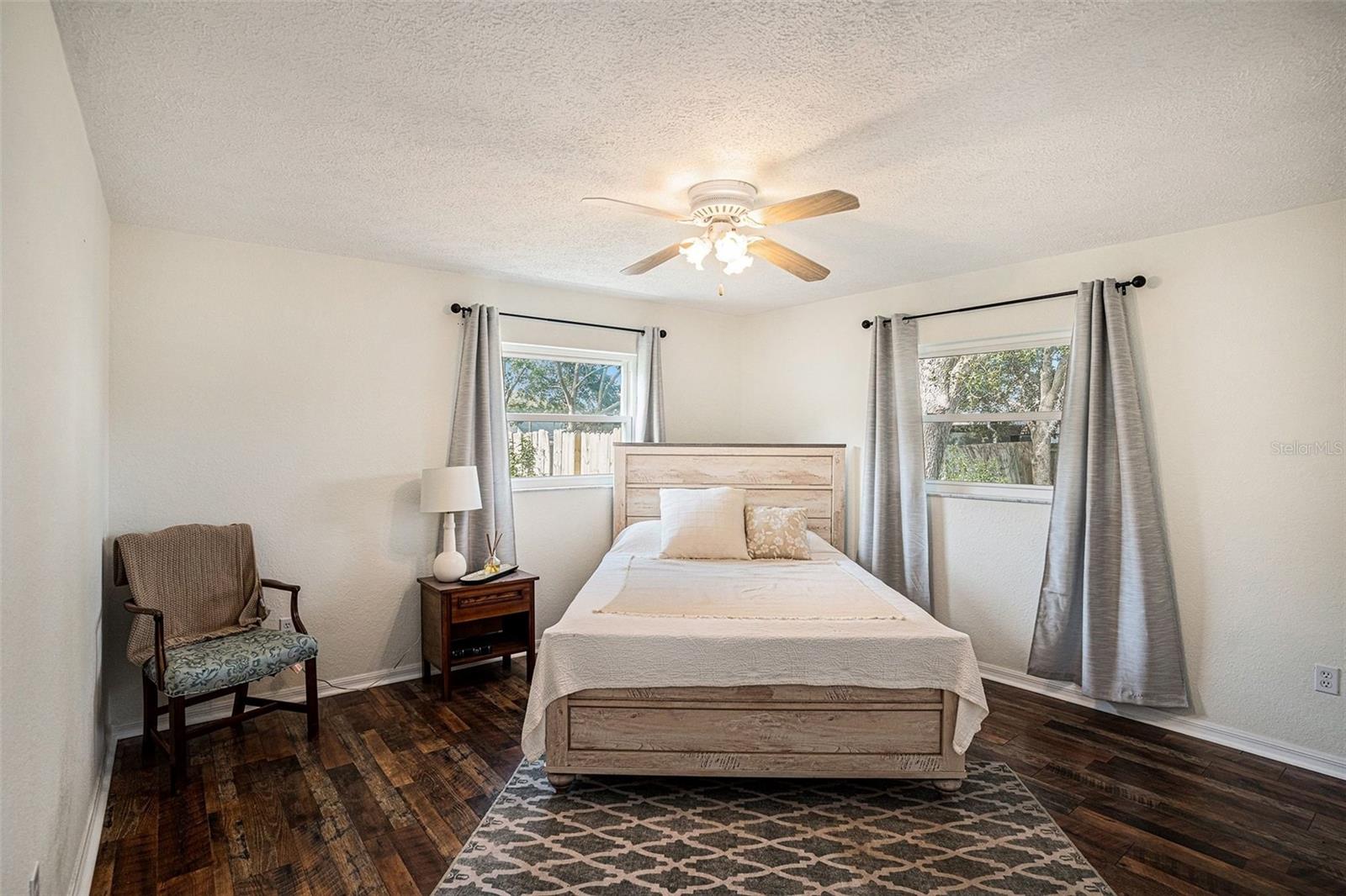 LAKESIDE WOODLANDS - Residential