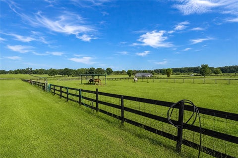 Tiny photo for 12345 NE 14th Avenue, Anthony, FL 32617 (MLS # OM728427)