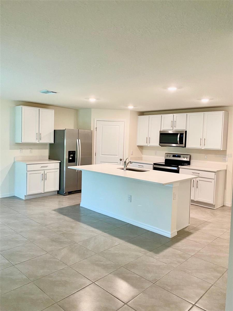 SUNSET HILLS - Residential Lease