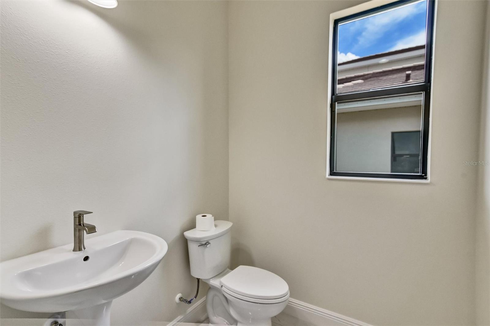 ARTISTRY - Residential Lease