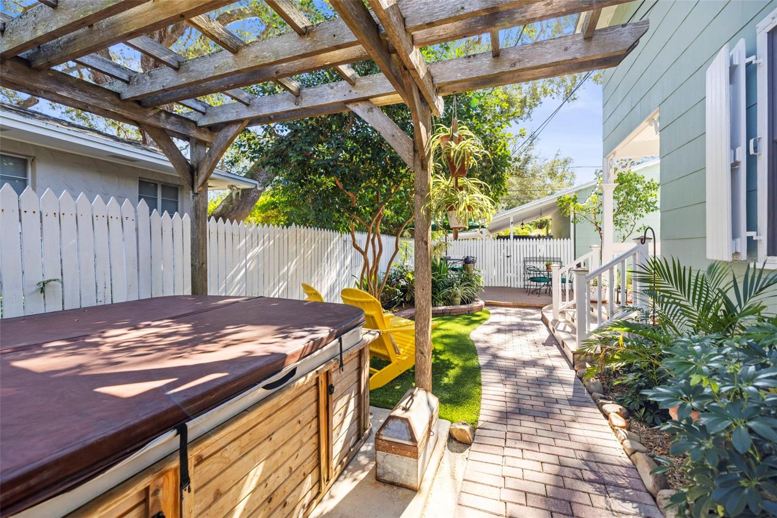 GROVE TERRACE - Residential