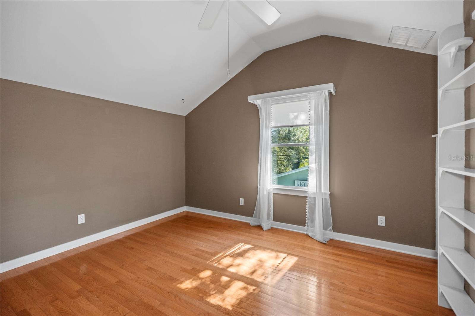 GROVE TERRACE - Residential