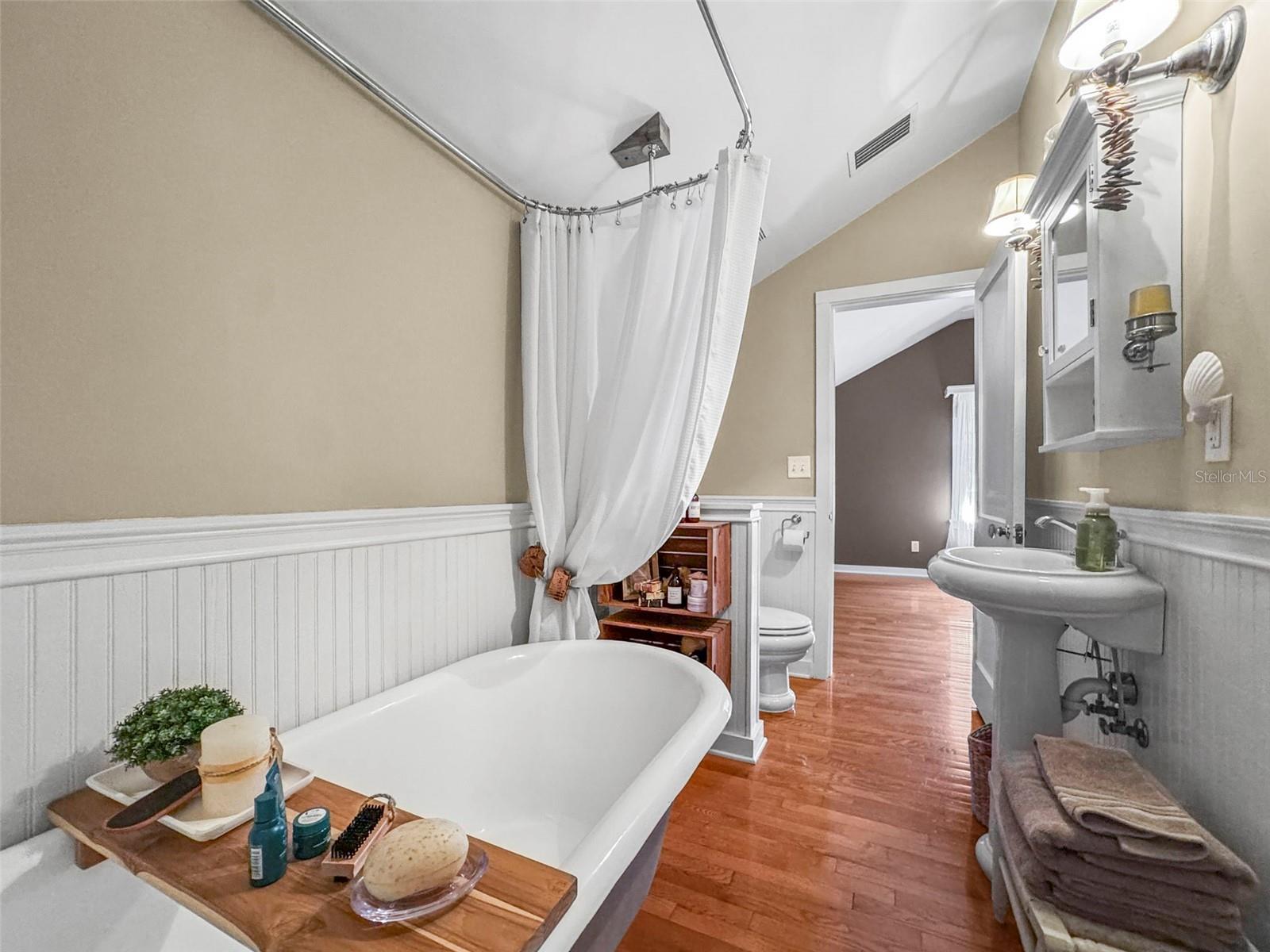 GROVE TERRACE - Residential