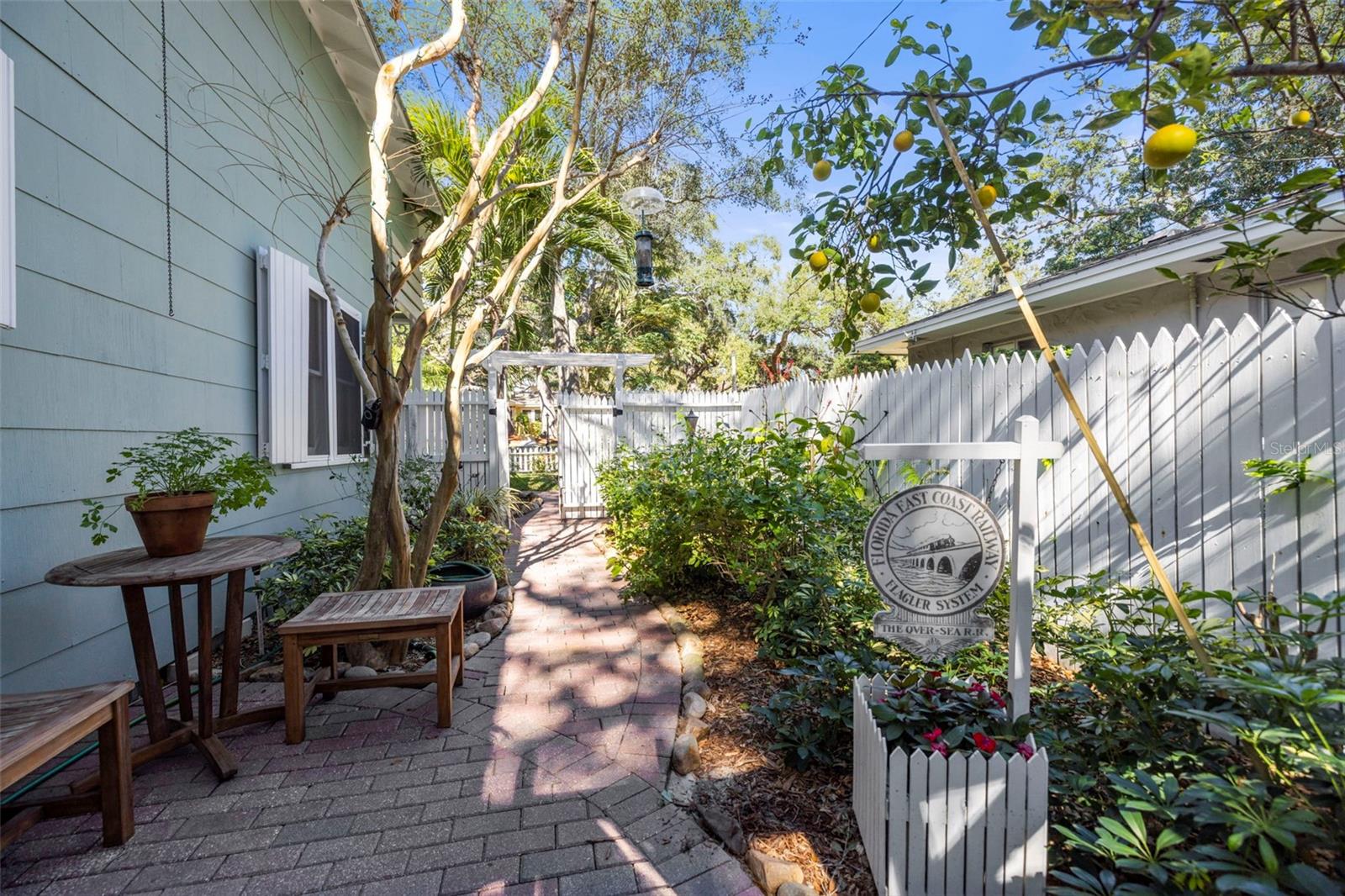 GROVE TERRACE - Residential