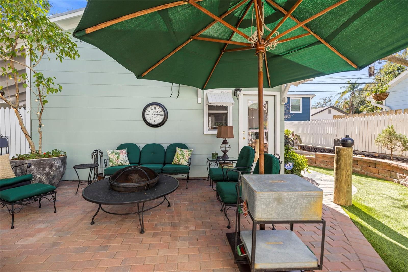 GROVE TERRACE - Residential