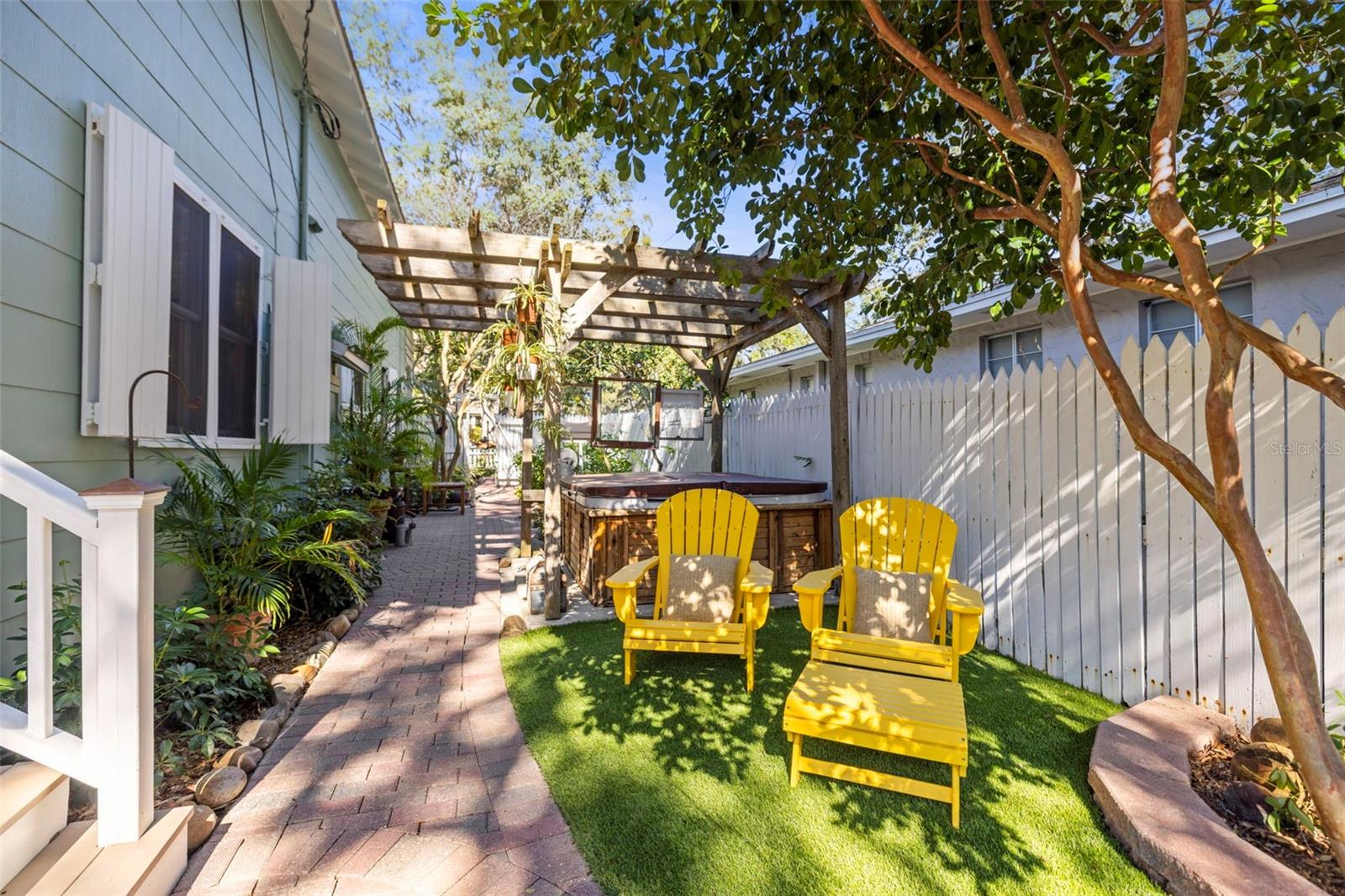 GROVE TERRACE - Residential