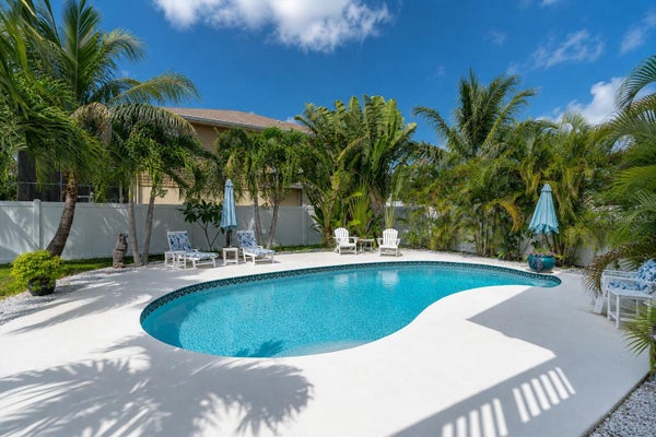 6501 MOCKINGBIRD WAY S, SAINT PETERSBURG, FL 33707 - Image cf1bd4b40ebbc5adcbce5c0dabcd7a7b/598296860