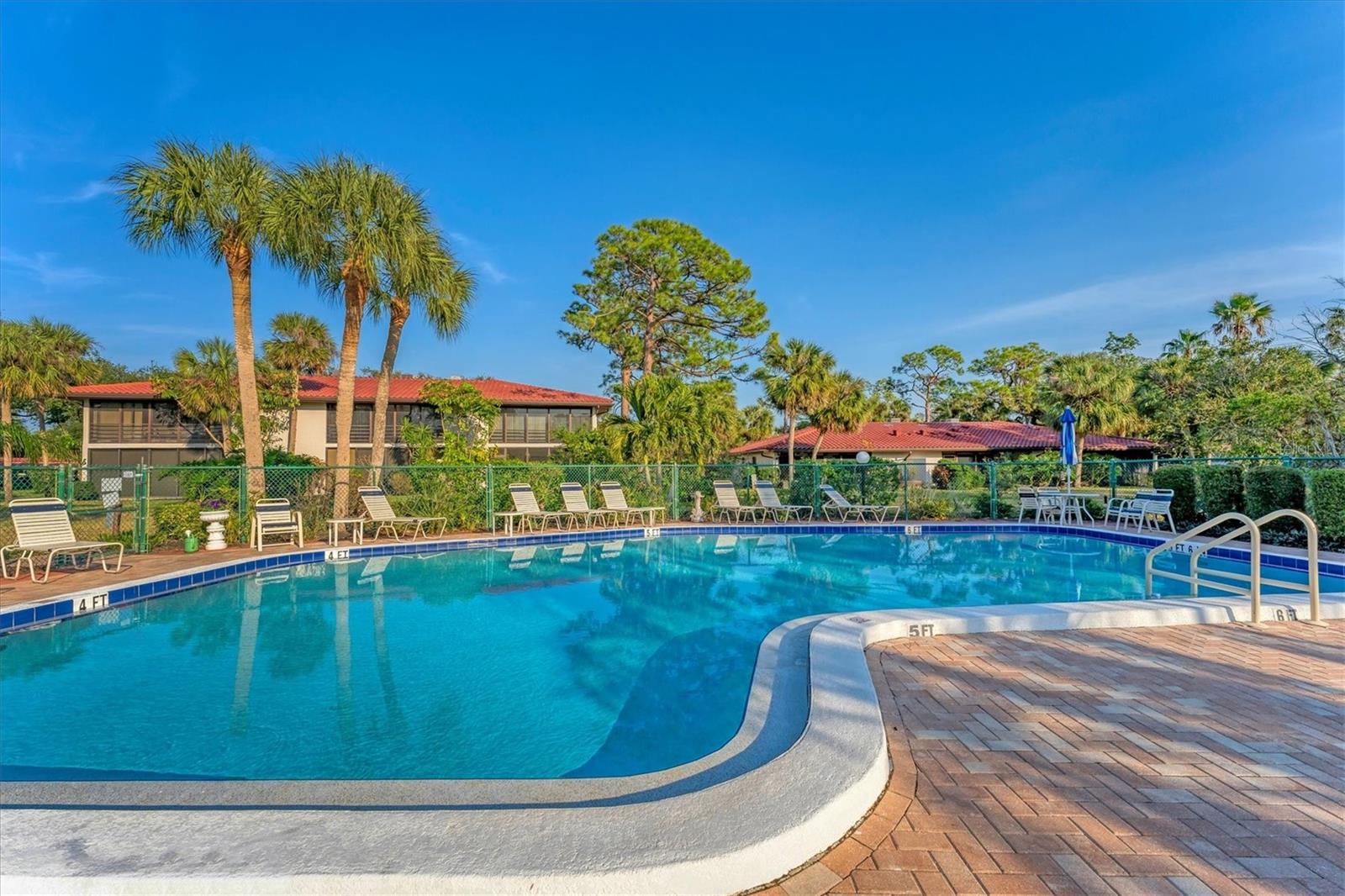 VALENCIA GARDEN - Residential