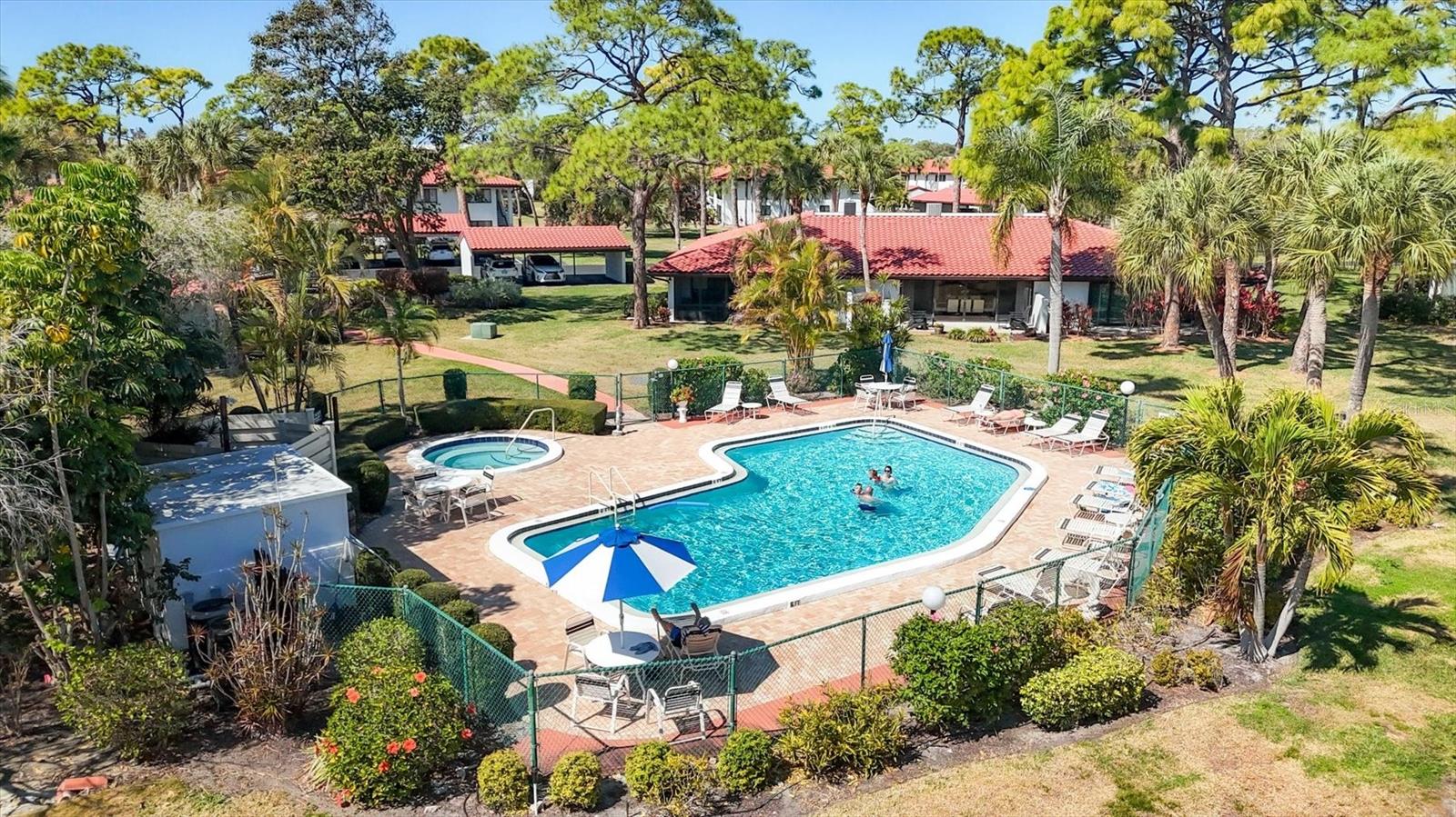 VALENCIA GARDEN - Residential