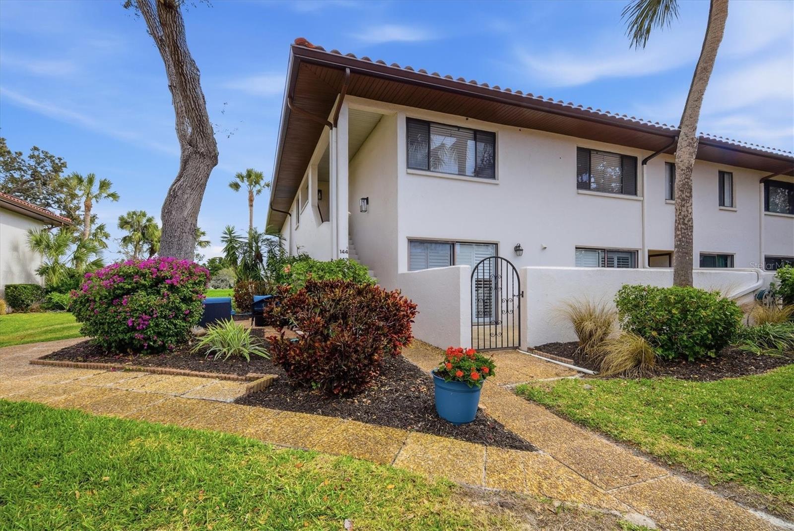 VALENCIA GARDEN - Residential