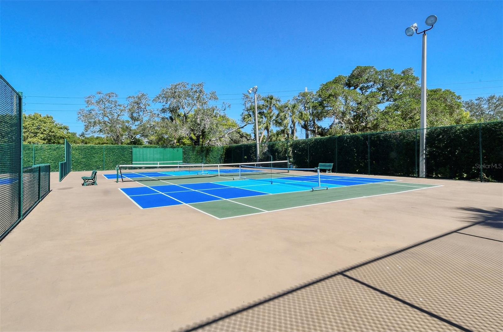 GULF & BAY CLUB - Residential