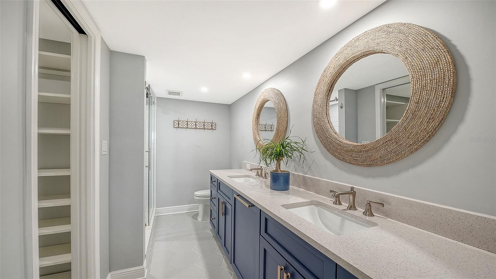 GULF & BAY CLUB - Residential