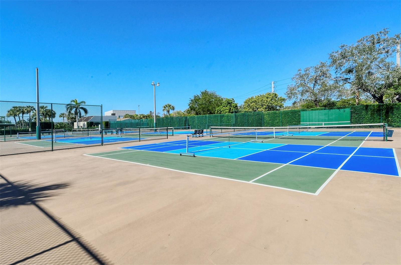 GULF & BAY CLUB - Residential