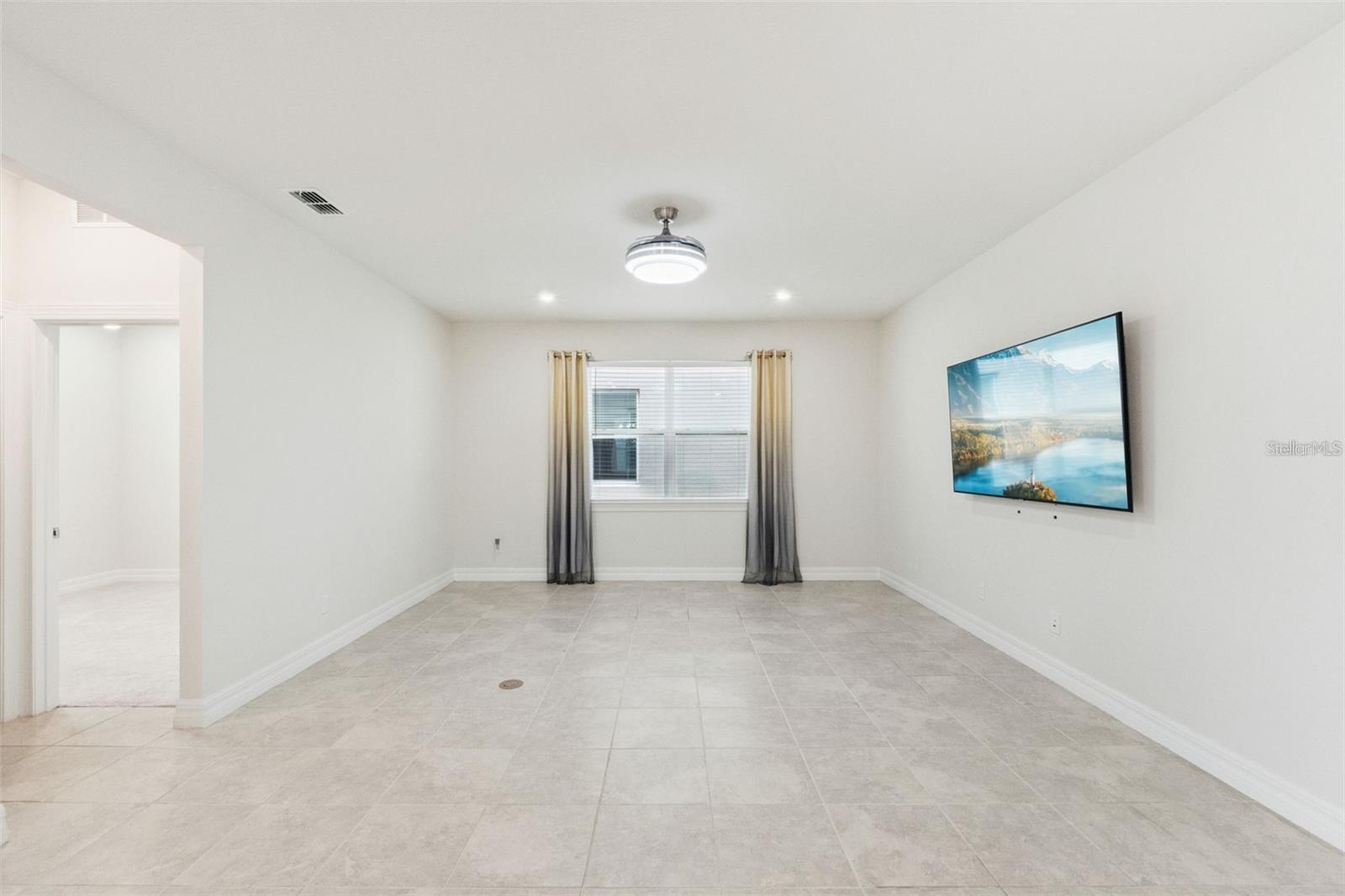 LIVE OAK LAKE PH 1 - Residential