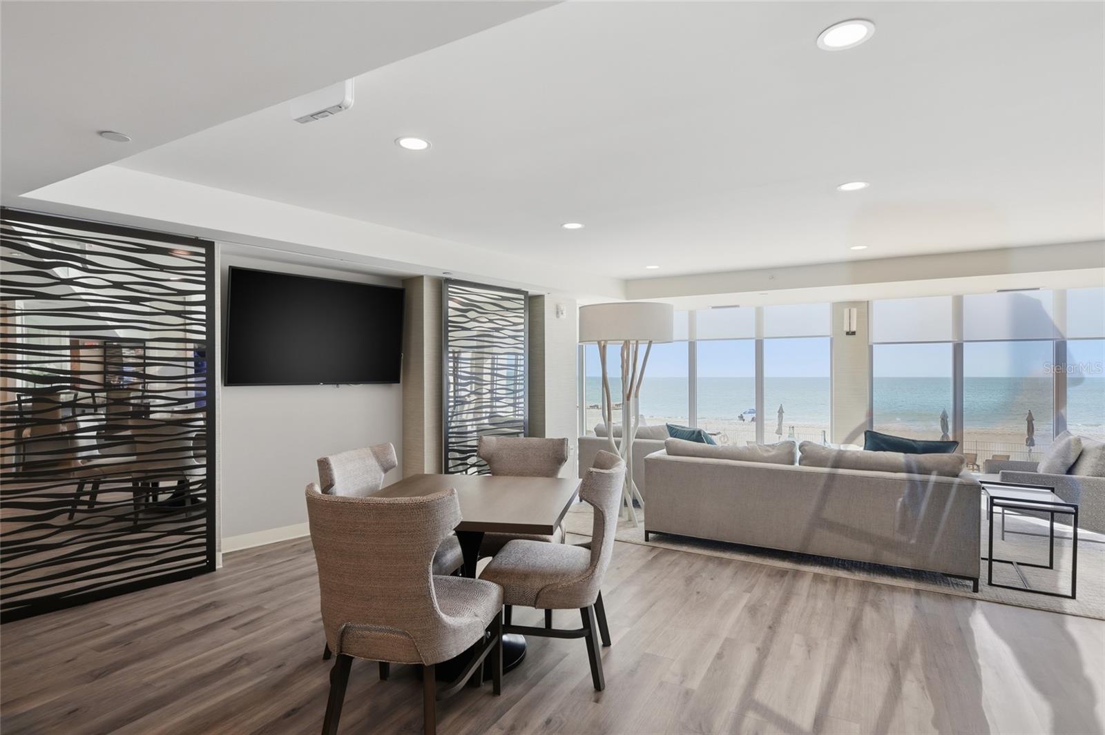 ISLANDER CLUB OF LONGBOAT - Residential