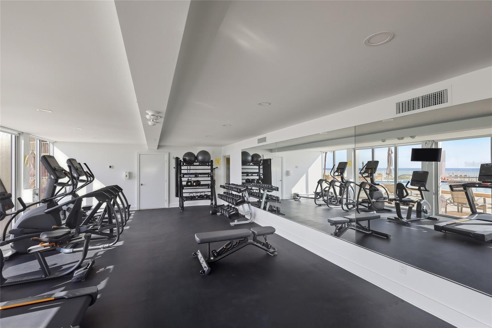 ISLANDER CLUB OF LONGBOAT - Residential